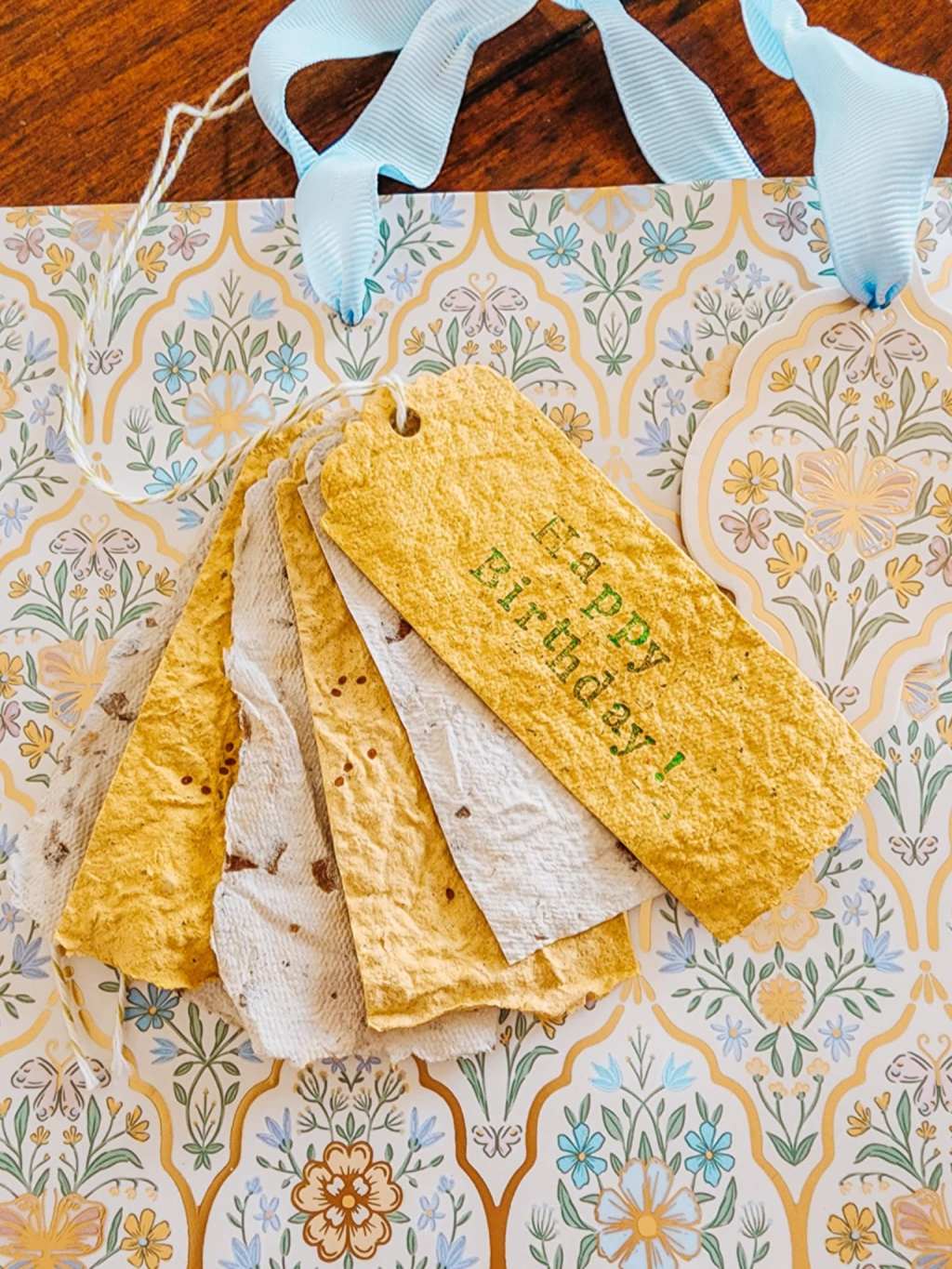 How To DIY Handmade Seeded Paper Gift&nbsp;Tags